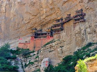 Ngôi chùa huyền bí tồn tại 1.500 năm trên vách núi, cheo leo mà vẫn vững vàng, bất chấp bão gió ngàn năm