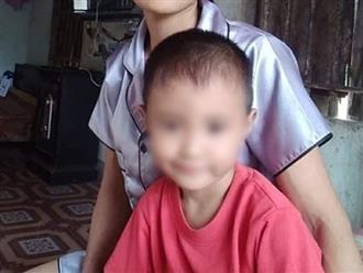 Bố cháu bé 5 tuổi tử vong ở Nghệ An nói về nam sinh lớp 11 nghi liên quan đến vụ án: "H. hay gọi cháu sang nhà chơi rồi mua xúc xích"