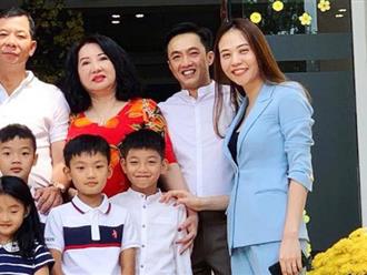 Hãy nhìn hành động của Đàm Thu Trang với Subeo trong bức ảnh đoàn tụ cùng đại gia đình nhà Cường Đô La