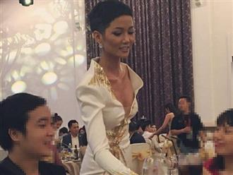 Hơn 3 tháng sau khi đăng quang, Hoa hậu H'Hen Niê gây thất vọng khi lộ rõ thân hình tiều tụy, 'gầy trơ xương'