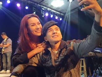Không chỉ tích cực mời mọc chụp ảnh selfie, Phi Nhung còn múa minh hoạ cho Đan Trường