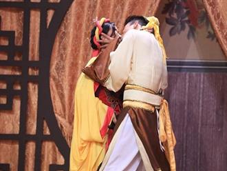 Lâm Vỹ Dạ bị cư dân mạng chỉ trích vì liên tục đòi hôn Trương Thế Vinh tại gameshow