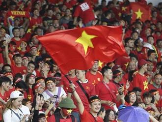 Niềm vui nhân đôi: Đội tuyển bóng đá nam 'đánh bại' Thái Lan, 'mang HCV, mang niềm tự hào' về cho người hâm mộ nước nhà