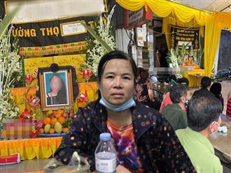 Đám tang nữ chủ shop bị sát hại ở Bắc Giang: Mẹ ruột bay vội về gặp con lần cuối, ngất lịm bên linh cữu