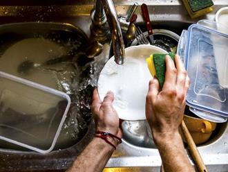 6 sai lầm khi rửa bát gây hại sức khỏe, tuyệt đối đừng chủ quan