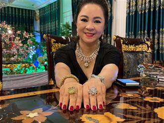 Hết khoe sổ đỏ, bà Phương Hằng lại 'show' 2 nhẫn kim cương 'khổng lồ' minh chứng cho câu: 'Hột xoàn cả rổ, sổ đỏ cả ký'