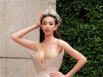 'Tất tần tật' 'kho đồ' hở bạo của Miss Grand Thùy Tiên trên đất Thái: CĐM hài hước trêu 'trông giống cây kem ốc quế'