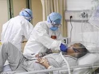 Tình hình sức khỏe của lễ tân khách sạn và 4 chuyên gia Ấn Độ mắc COVID-19: Có tổn thương kính mờ nhưng chưa phải thở máy hay ôxy