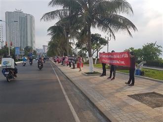 Dân xuống đường băng rôn đòi quyền lợi dự án khách sạn Bavico Nha Trang