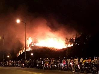 Hà Tĩnh: Gần 100 gia đình phải sơ tán do cháy rừng bùng phát trở lại