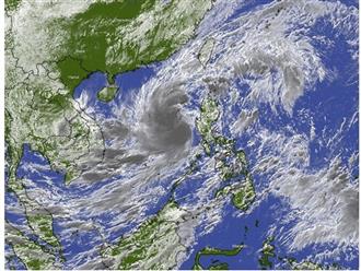 Ngày 27/10, bão số 9 giật cấp 17 di chuyển nhanh 20-25km và bắt đầu ảnh hưởng đến đất liền từ Đà Nẵng đến Phú Yên
