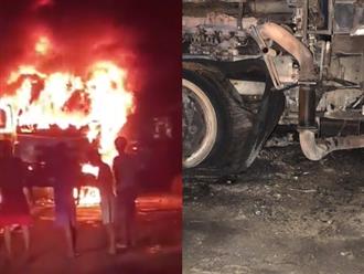 Sau tai nạn khiến người đi xe máy tử vong, xe tải kéo lê xe máy rồi bốc cháy dữ dội