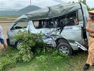 Bình Thuận: Tàu hỏa tông xe khách 16 chỗ, 2 chị em và tài xế tử vong thương tâm