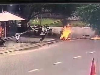 Rợn người với lời khai của 2 mẹ con dùng xăng đốt 'tiểu tam' giữa đường ở Quảng Nam