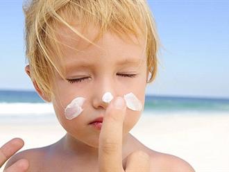 Tiết lộ những sự thật mà phụ huynh cần phải biết khi dùng kem chống nắng lên trẻ nhỏ