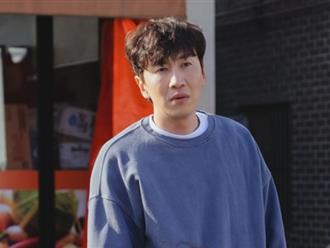 Tạo hình của ‘Hoàng tử châu Á’ Lee Kwang Soo trong phim mới, biểu cảm anh chàng thế nào mà lại khiến khán giả ‘không nhịn được cười’?