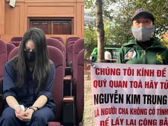 'Dì ghẻ' Nguyễn Võ Quỳnh Trang phờ phạc, liên tục cúi mặt tại phiên xét xử phúc thẩm, người dân cầm bảng đòi công bằng cho bé gái 8 tuổi
