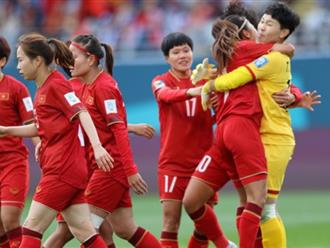 Đội tuyển nữ Việt Nam nhận được "mưa lời khen" sau... thất bại
