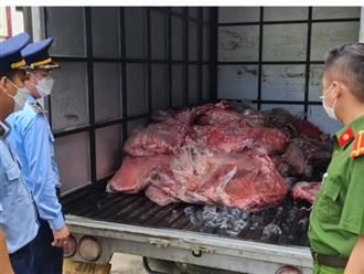 Nghệ An: Phát hiện 650kg sườn lợn bốc mùi hôi thối, vứt ngổn ngang trên sàn xe tải, đang được mang đi tiêu thụ