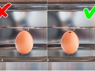 Luộc trứng trong lò vi sóng siêu nhanh và gọn nhưng đầu bếp chuyên nghiệp khuyên bạn phải làm 1 thao tác nhỏ này để đảm bảo an toàn