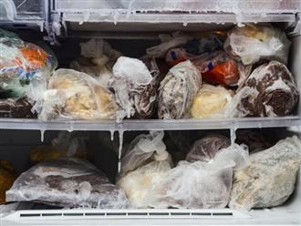 Nếu bạn đang cho thực phẩm vào túi ni lông rồi nhét tủ lạnh là đang tự hạ độc cả nhà