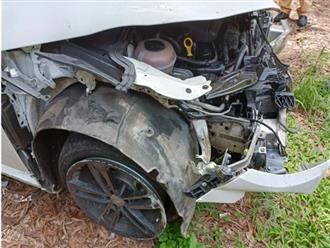 Chiếc Audi nát đầu sau vụ tông chết 3 người ở Bắc Giang, xe máy nạn nhân biến dạng hoàn toàn