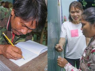 Khó khăn mấy vẫn đến lớp, những ‘học trò’ đặc biệt trên vùng cao Ninh Thuận tràn đầy hy vọng: Biết đọc, biết viết chữ là một niềm vui