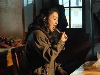 Gió Thổi Bán Hạ: Cảnh ăn của Triệu Lệ Dĩnh có gì mà khiến các diễn viên khác phải cúi đầu học hỏi?