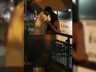 Cặp đôi vô tư 'mây mưa' nơi công cộng, bị người xung quanh kỳ thị vẫn thản nhiên như không