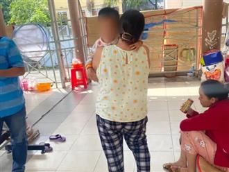 TP.HCM: Đi vệ sinh để dính phân vào dép, bé gái 3 tuổi bị mẹ đánh tử vong