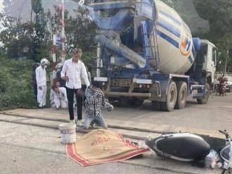 Kinh hoàng xe bồn va chạm với xe máy tại nút giao thông, 1 người phụ nữ tử vong thương tâm ở Hà Nội
