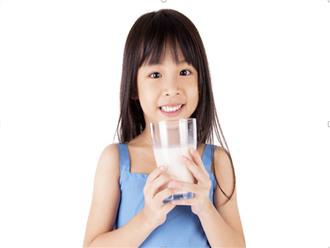 Sai lầm khi uống sữa đậu nành khiến trẻ dễ mắc bệnh: Mẹ thông thái nhớ đừng mắc phải kẻo hại cả đời con