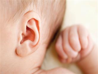 Thổi sáp ong vào tai để chữa viêm tai giữa cho con chính là việc làm cực nguy hiểm