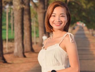 Bên ngoài đường chạy, Nguyễn Thị Oanh diện váy thướt tha, nhan sắc cực ngọt ngào