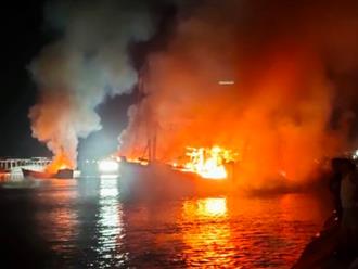 Cháy 5 tàu cá hàng tỷ đồng tại Nghệ An