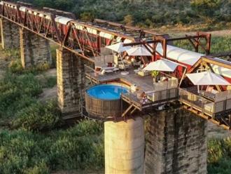 Khách sạn "hoang dã" bậc nhất thế giới: Nằm trên cây cầu treo hơn trăm tuổi, giá phòng lên tới hơn 32 triệu đồng/đêm