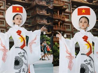 Mẫu nhí 6 tuổi quảng bá áo dài Việt ở Trung Quốc