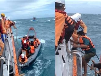 Vụ tàu cá gặp nạn do bị sóng đánh chìm: Đã đưa toàn bộ 10 ngư dân về Côn Đảo an toàn