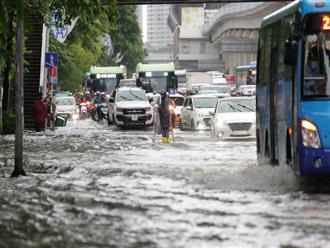 Thời tiết ngày 25/06/2024: Hà Nội có mưa lớn, cảnh báo lũ lụt ở các sông trên toàn miền Bắc