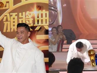 Nam diễn viên từng được Châu Tinh Trì nâng đỡ bật khóc và lạy tạ trên sân khấu khi được nhận giải tại Lễ trao giải TVB