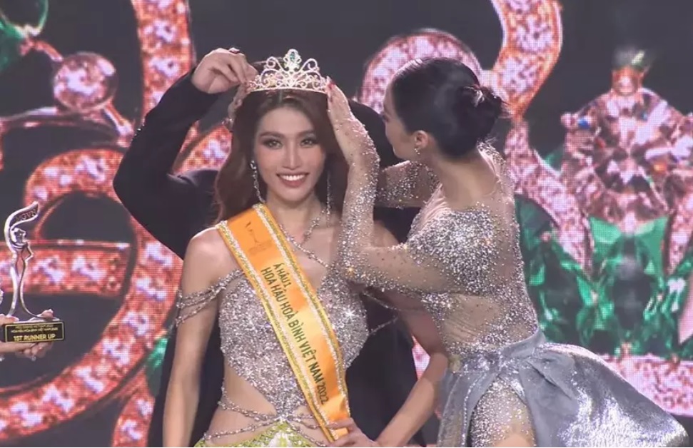 Đoàn Thiên Ân - cô gái đến từ Long An chính thức đăng quang Hoa hậu Hòa bình Việt Nam 2022 - Ảnh 3