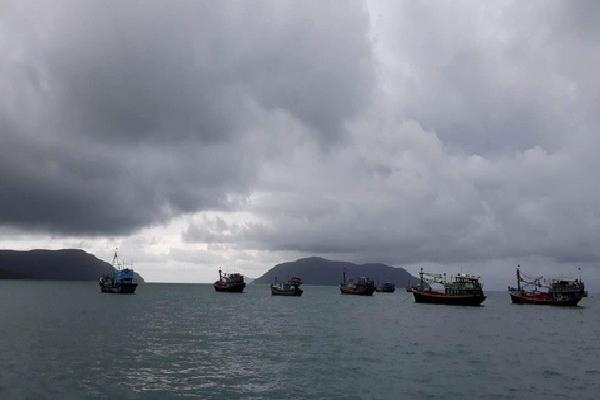 Phát hiện 12 người tử vong trên tàu ở vùng biển gần Côn Đảo, nguyên nhân do ngộ độc thực phẩm - Ảnh 1