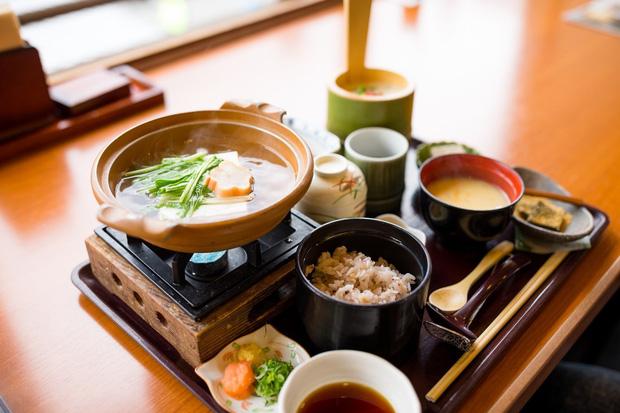 Thường xuyên ăn cơm nhưng vì sao người Nhật hiếm khi béo phì, lại còn sống thọ bậc nhất thế giới? Hóa ra cách họ tiêu thụ gạo cũng rất đáng để học tập - Ảnh 4