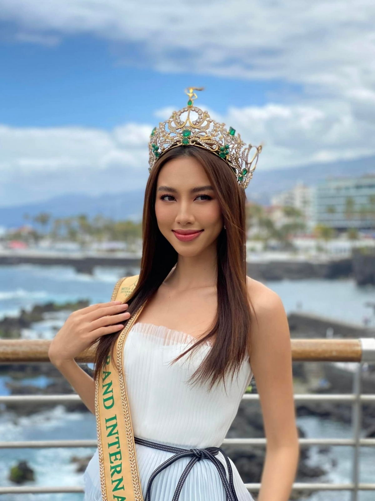 Hoa hậu Thùy Tiên đã chính thức kết thúc hành trình nhân ái của cô tại Angola, Quang Linh Vlogs buồn ra mặt khi sắp chia tay nàng hậu - Ảnh 6
