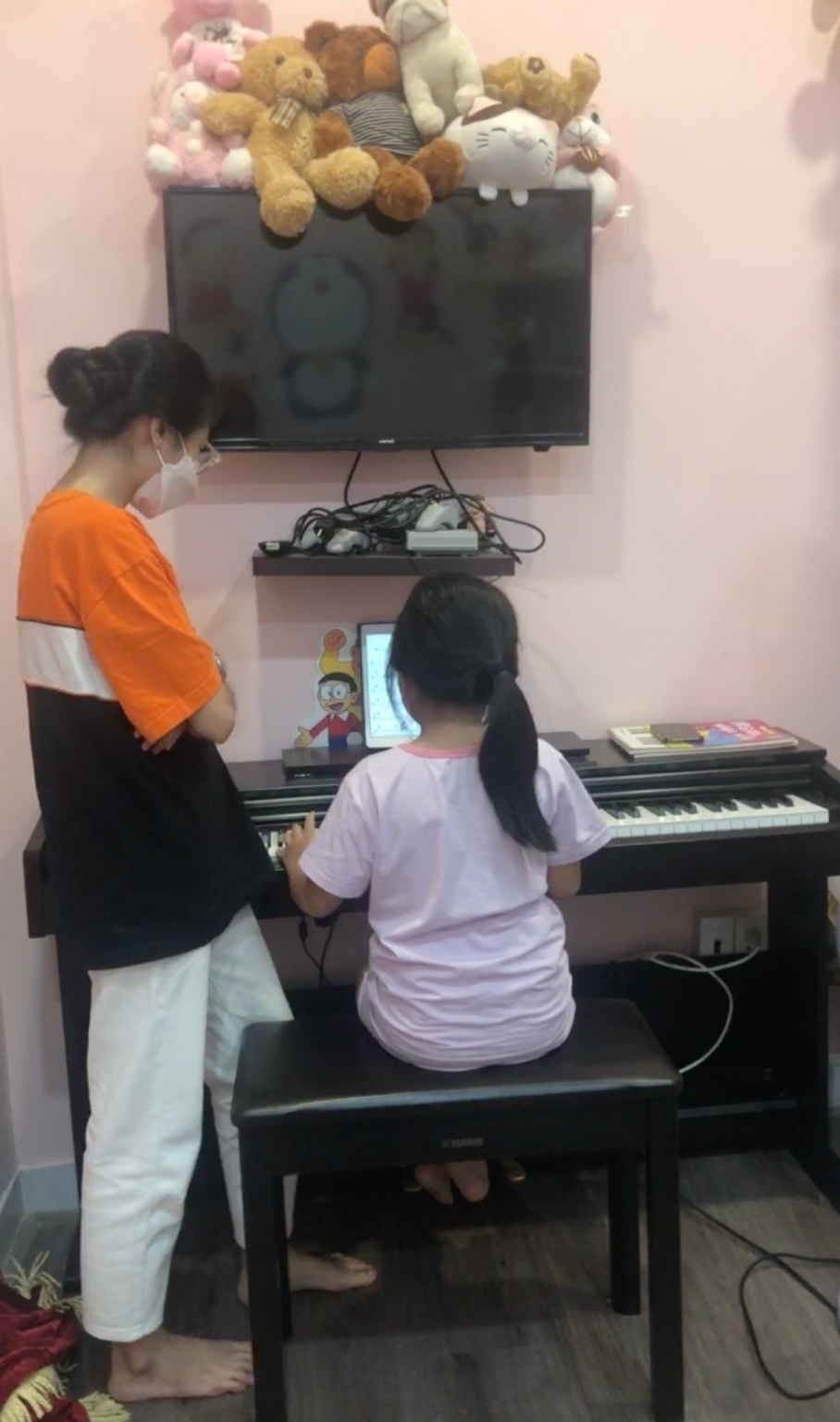 Ở tuổi lên 9, con gái cố diễn viên Mai Phương ngày càng tự lập, biết nấu ăn, bộc lộ nhiều năng khiếu - Ảnh 4