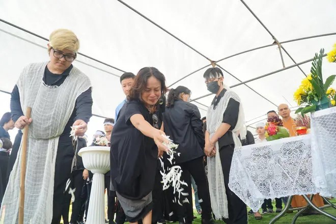 Con gái cố nghệ sĩ Giang Còi: 'Cho đến bây giờ, gia đình mới tìm được chỗ chôn cất ba' - Ảnh 8