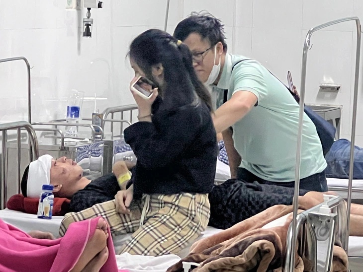 Vụ 25 người thương vong sau va chạm tại Kon Tum: Công an khởi tố vụ án - Ảnh 2