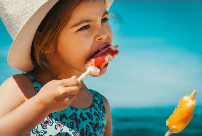 Trẻ ăn kem có tốt không, nên cho ăn ở độ tuổi nào? - Ảnh 2