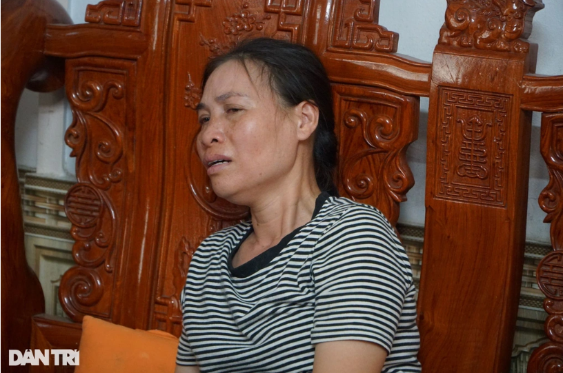 Vụ 4 ngư dân Thanh Hóa mất tích trên biển: Người vợ cùng 4 con thơ khóc cạn nước mắt, chỉ biết cầu nguyện một phép màu sẽ đến - Ảnh 1
