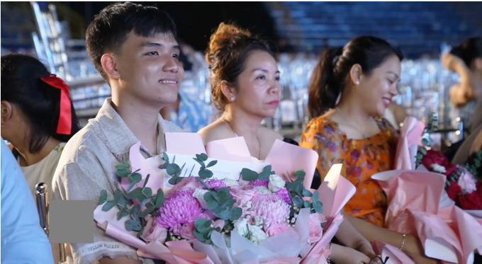 3 người đẹp thi Hoa hậu có bạn trai công khai cổ vũ trong đêm chung kết - Ảnh 2